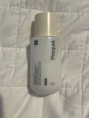 Prequel Hydrating Facial Moisturizer - White